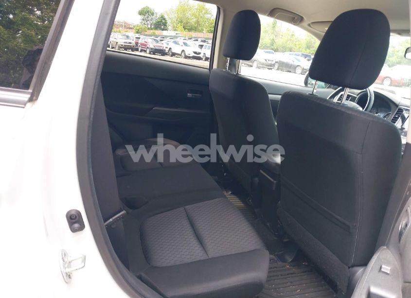 Photo 8 of 2014 Mitsubishi Outlander SE (VIN JA4AZ3A30EZ003367)