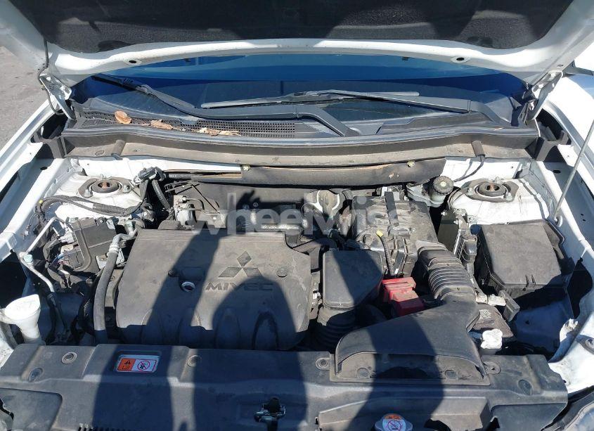 Photo 10 of 2015 Mitsubishi Outlander SE (VIN JA4AZ3A30FZ003872)