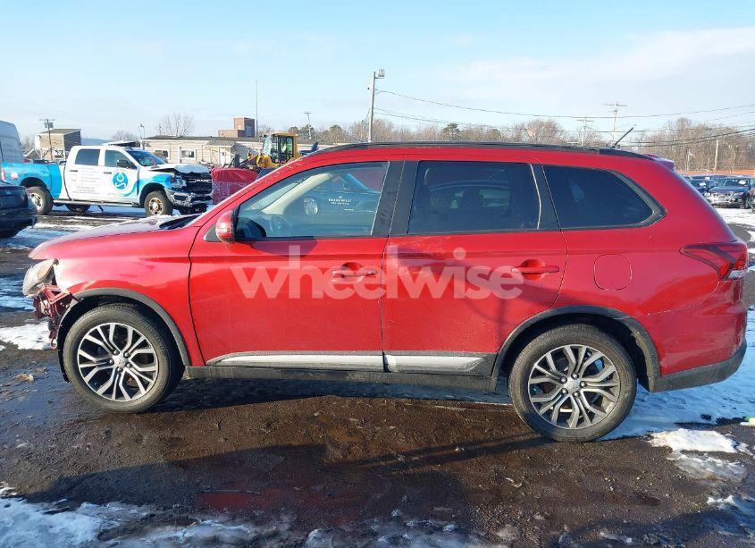 Photo 14 of 2016 Mitsubishi Outlander SEL (VIN JA4AZ3A30GZ010709)