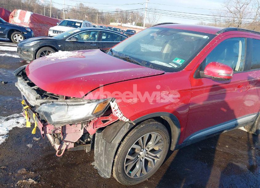 Photo 19 of 2016 Mitsubishi Outlander SEL (VIN JA4AZ3A30GZ010709)