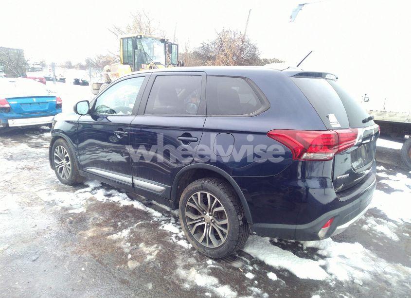 Photo 3 of 2016 Mitsubishi Outlander SE (VIN JA4AZ3A30GZ018051)