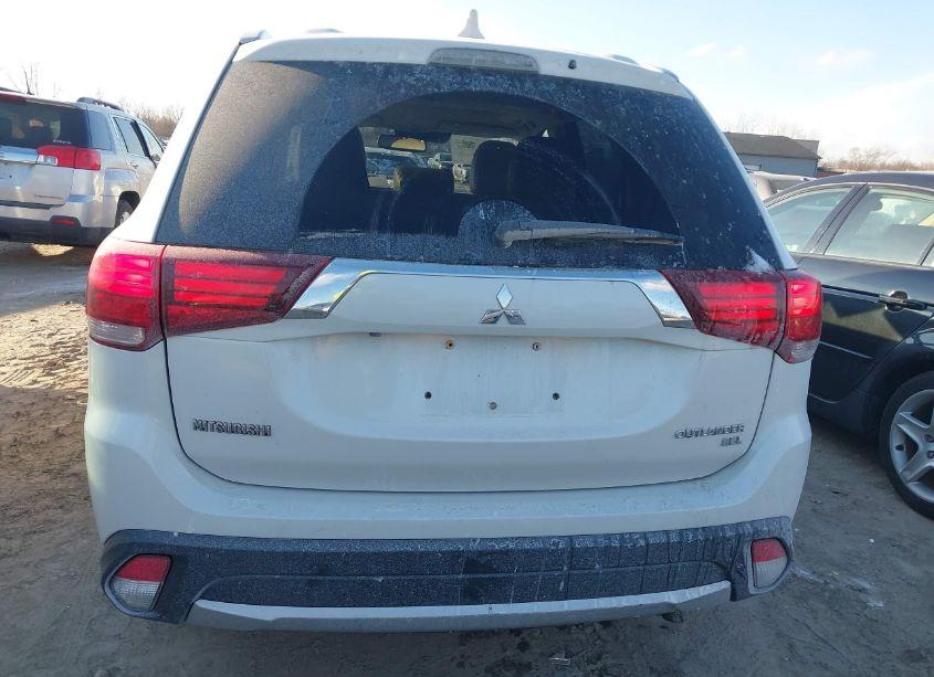 Photo 16 of 2017 Mitsubishi Outlander SE/SEL (VIN JA4AZ3A30HZ014390)