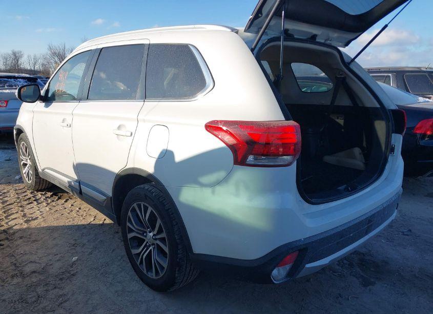 Photo 3 of 2017 Mitsubishi Outlander SE/SEL (VIN JA4AZ3A30HZ014390)