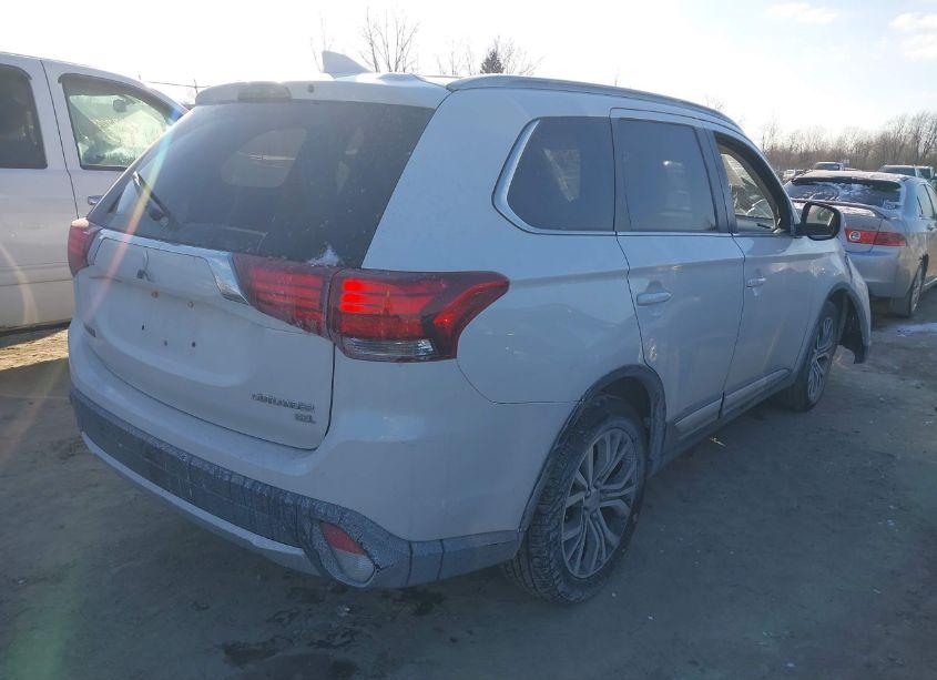 Photo 4 of 2017 Mitsubishi Outlander SE/SEL (VIN JA4AZ3A30HZ014390)