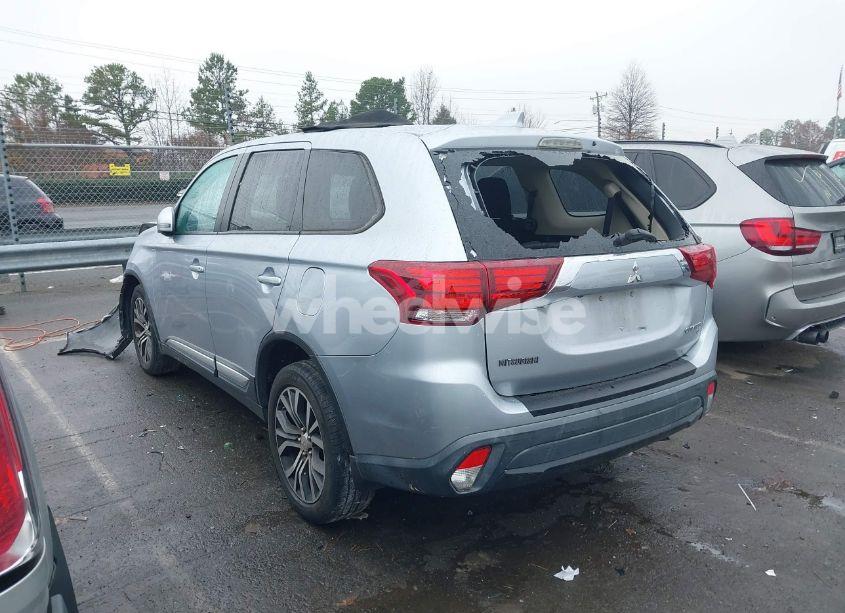 Photo 3 of 2017 Mitsubishi Outlander SE (VIN JA4AZ3A30HZ023106)