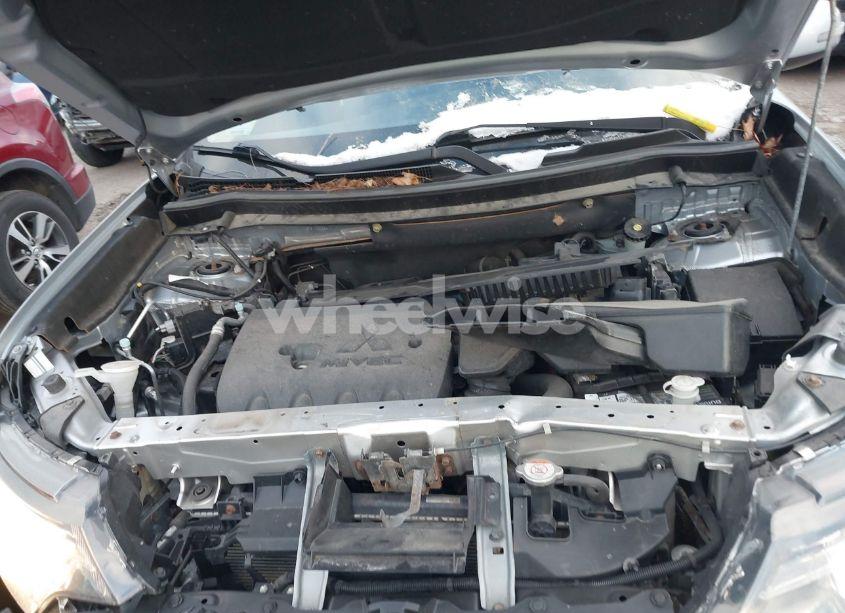 Photo 10 of 2017 Mitsubishi Outlander SE/SEL (VIN JA4AZ3A30HZ025647)