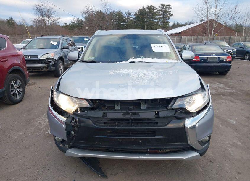 Photo 12 of 2017 Mitsubishi Outlander SE/SEL (VIN JA4AZ3A30HZ025647)