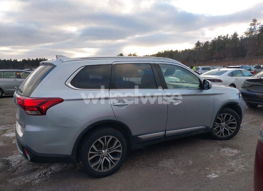 Photo 13 of 2017 Mitsubishi Outlander SE/SEL (VIN JA4AZ3A30HZ025647)