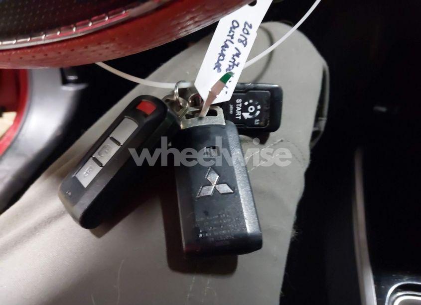 Photo 11 of 2018 Mitsubishi Outlander SE (VIN JA4AZ3A30JZ015884)