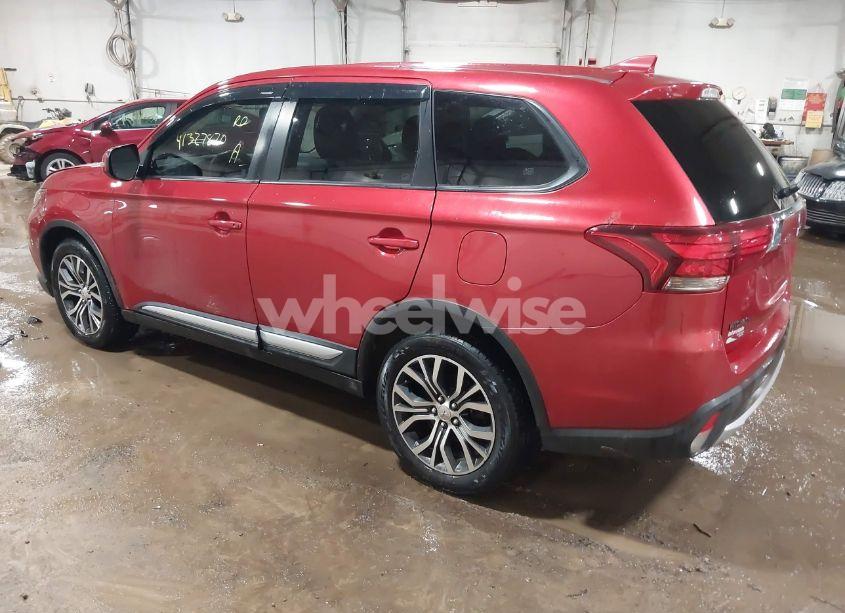 Photo 3 of 2018 Mitsubishi Outlander SE (VIN JA4AZ3A30JZ015884)
