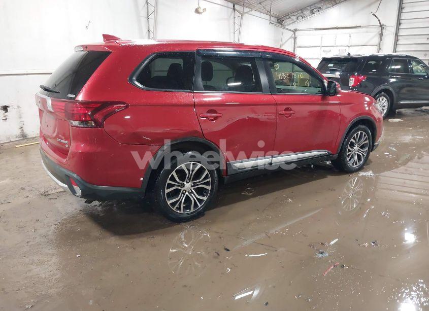 Photo 4 of 2018 Mitsubishi Outlander SE (VIN JA4AZ3A30JZ015884)