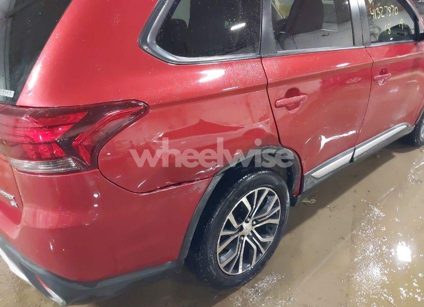 Photo 6 of 2018 Mitsubishi Outlander SE (VIN JA4AZ3A30JZ015884)
