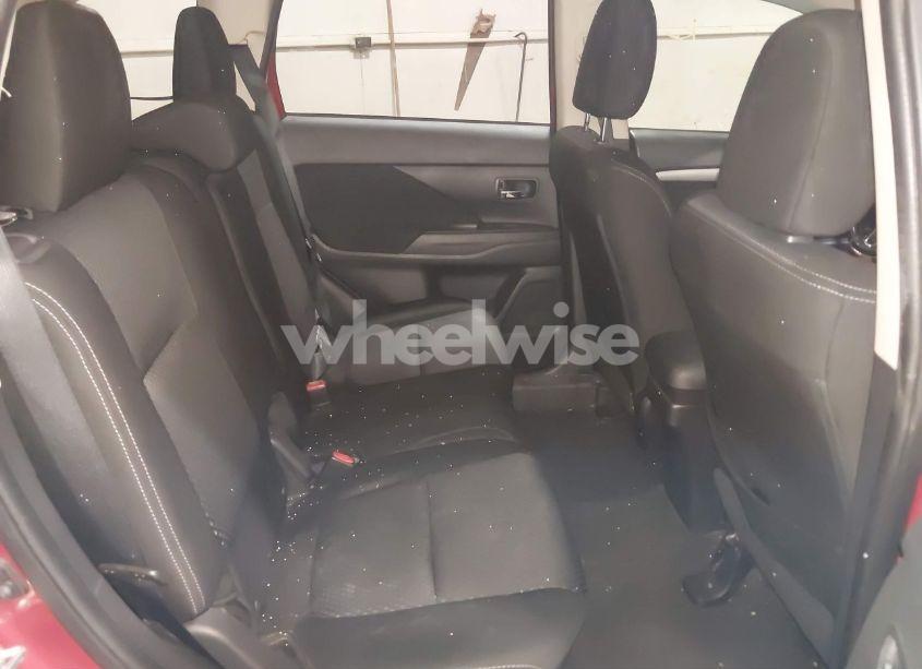 Photo 8 of 2018 Mitsubishi Outlander SE (VIN JA4AZ3A30JZ015884)