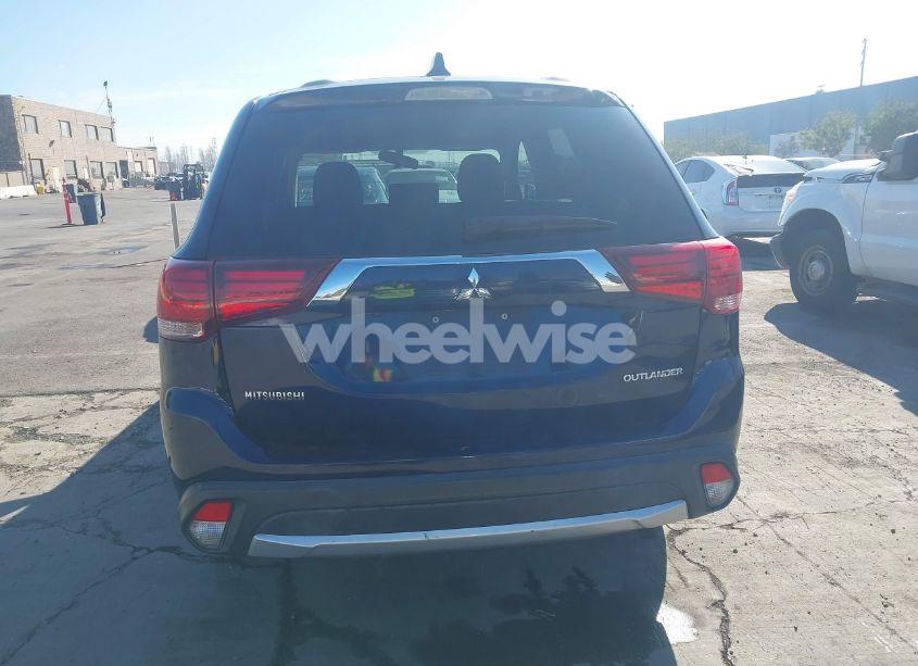 Photo 17 of 2018 Mitsubishi Outlander ES (VIN JA4AZ3A30JZ062025)