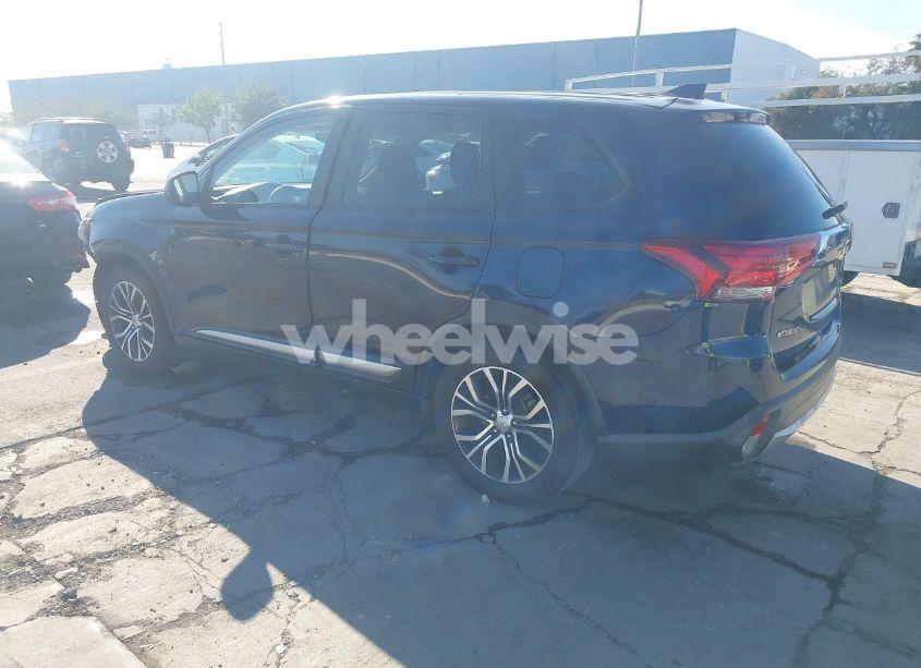 Photo 3 of 2018 Mitsubishi Outlander ES (VIN JA4AZ3A30JZ062025)