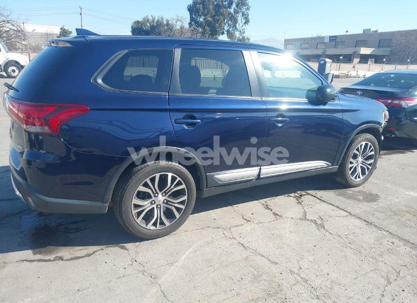 Photo 4 of 2018 Mitsubishi Outlander ES (VIN JA4AZ3A30JZ062025)