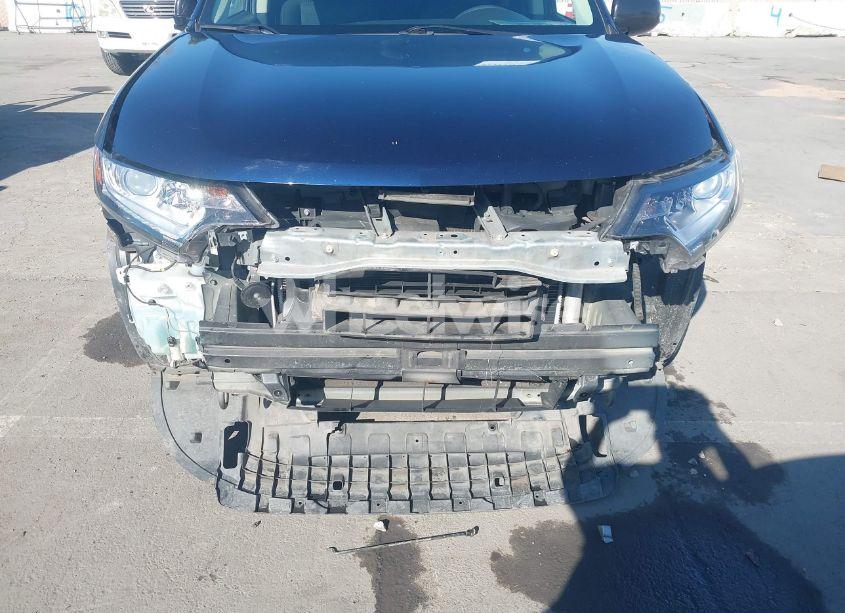 Photo 6 of 2018 Mitsubishi Outlander ES (VIN JA4AZ3A30JZ062025)