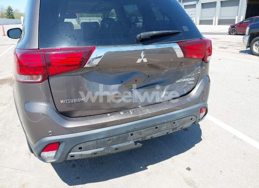 Photo 6 of 2019 Mitsubishi Outlander SEL (VIN JA4AZ3A30KZ008337)