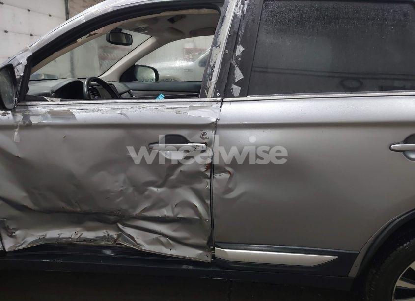 Photo 14 of 2019 Mitsubishi Outlander SEL (VIN JA4AZ3A30KZ041340)