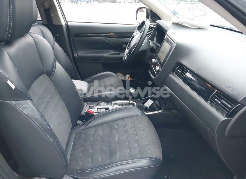 Photo 5 of 2020 Mitsubishi Outlander SE 2.4 (VIN JA4AZ3A30LZ012342)