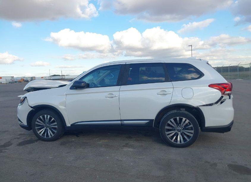 Photo 15 of 2020 Mitsubishi Outlander ES 2.4 /LE 2.4 /SE 2.4 /SEL 2.4 /SP 2.4 (VIN JA4AZ3A30LZ047902)