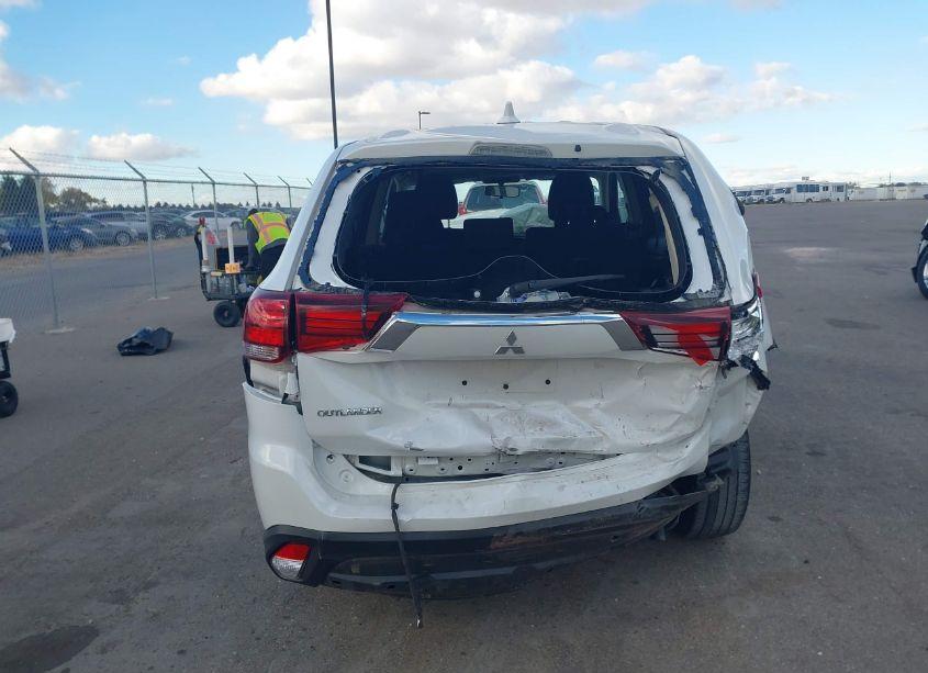 Photo 17 of 2020 Mitsubishi Outlander ES 2.4 /LE 2.4 /SE 2.4 /SEL 2.4 /SP 2.4 (VIN JA4AZ3A30LZ047902)