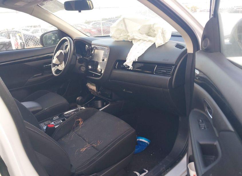 Photo 5 of 2020 Mitsubishi Outlander ES 2.4 /LE 2.4 /SE 2.4 /SEL 2.4 /SP 2.4 (VIN JA4AZ3A30LZ047902)