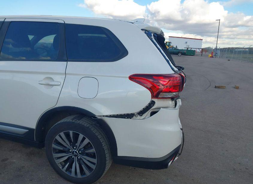 Photo 6 of 2020 Mitsubishi Outlander ES 2.4 /LE 2.4 /SE 2.4 /SEL 2.4 /SP 2.4 (VIN JA4AZ3A30LZ047902)