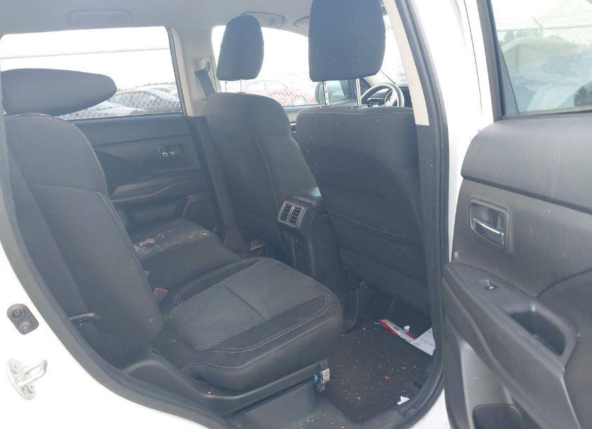 Photo 8 of 2020 Mitsubishi Outlander ES 2.4 /LE 2.4 /SE 2.4 /SEL 2.4 /SP 2.4 (VIN JA4AZ3A30LZ047902)