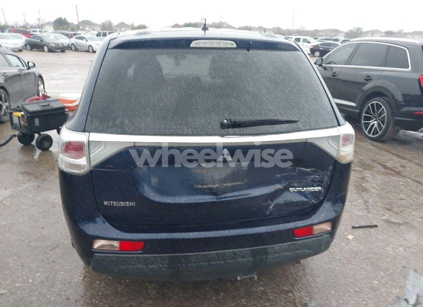 Photo 6 of 2014 Mitsubishi Outlander SE (VIN JA4AZ3A31EZ008447)
