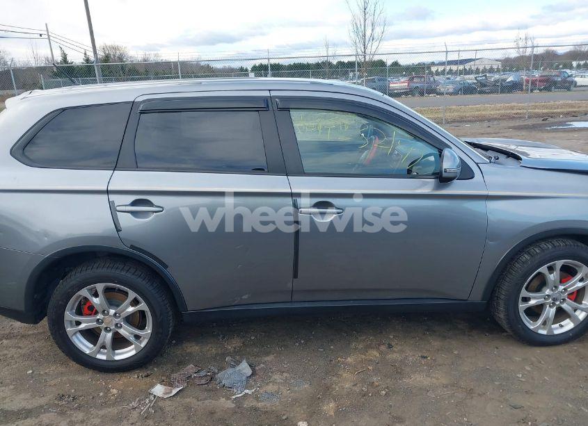 Photo 13 of 2015 Mitsubishi Outlander SE (VIN JA4AZ3A31FZ011947)