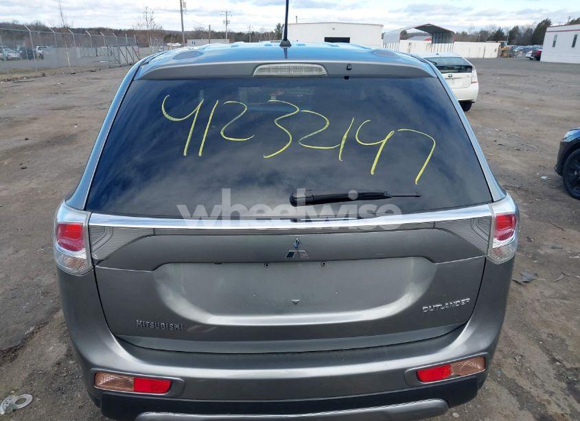 Photo 16 of 2015 Mitsubishi Outlander SE (VIN JA4AZ3A31FZ011947)