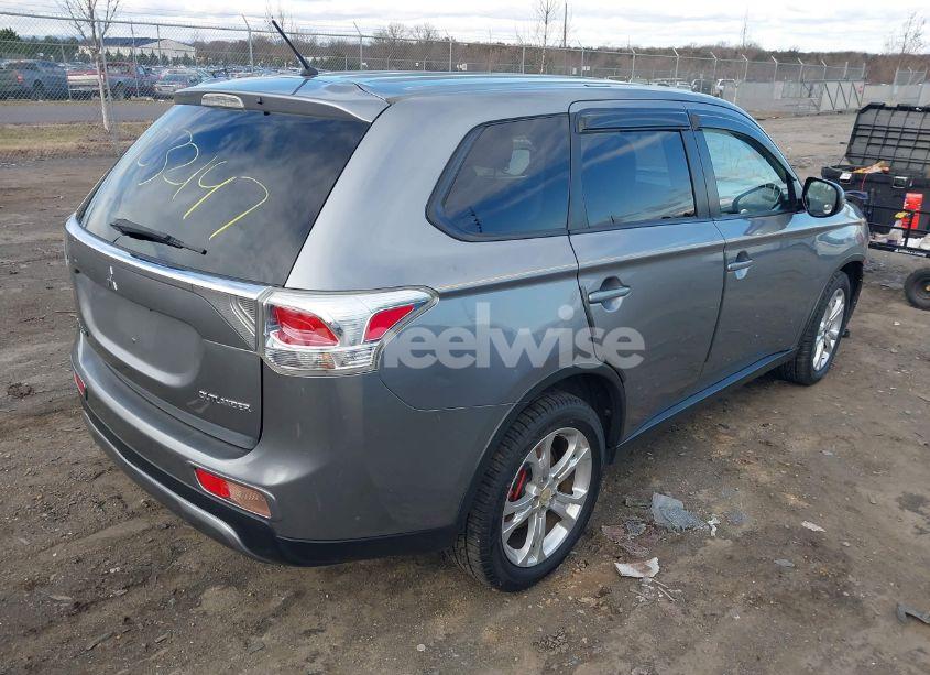Photo 4 of 2015 Mitsubishi Outlander SE (VIN JA4AZ3A31FZ011947)