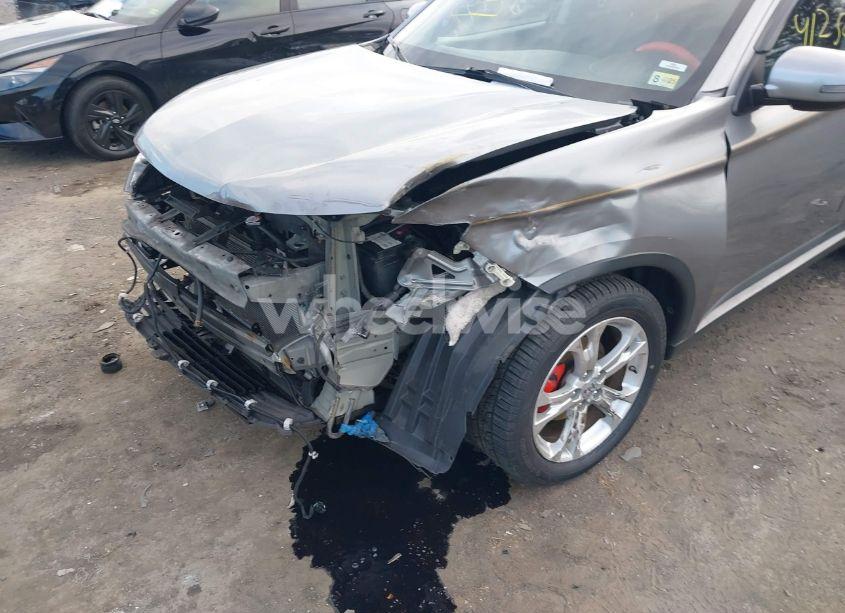 Photo 6 of 2015 Mitsubishi Outlander SE (VIN JA4AZ3A31FZ011947)