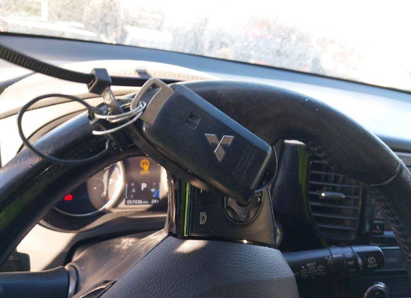 Photo 11 of 2016 Mitsubishi Outlander SEL (VIN JA4AZ3A31GZ036882)