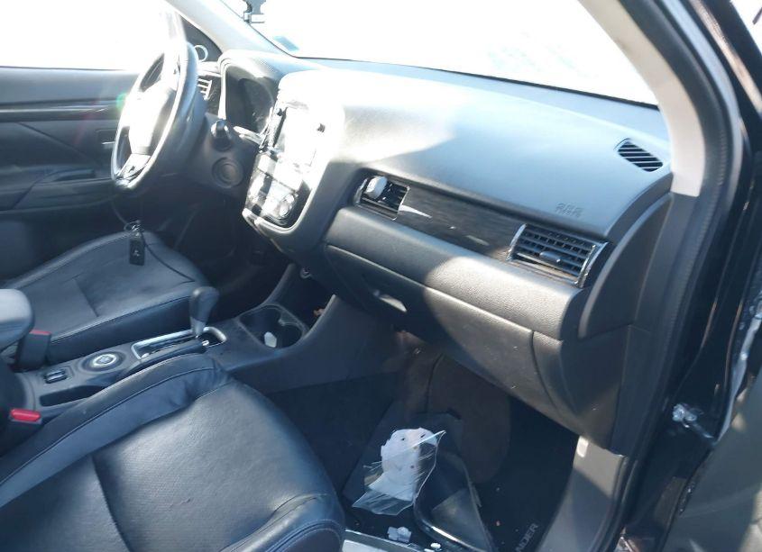 Photo 5 of 2016 Mitsubishi Outlander SEL (VIN JA4AZ3A31GZ036882)