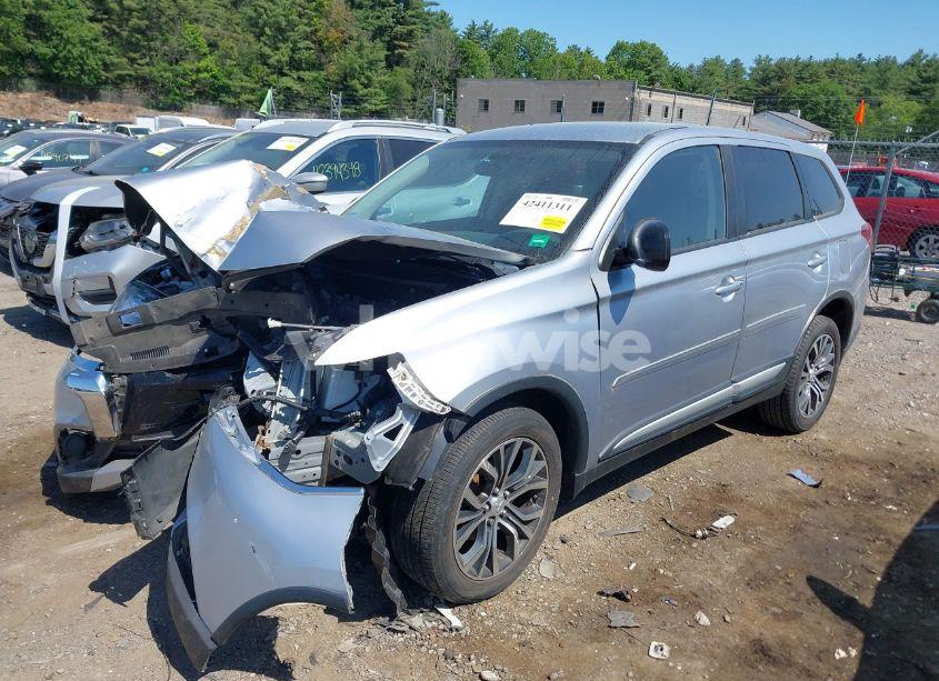 Photo 2 of 2016 Mitsubishi Outlander ES (VIN JA4AZ3A31GZ042942)