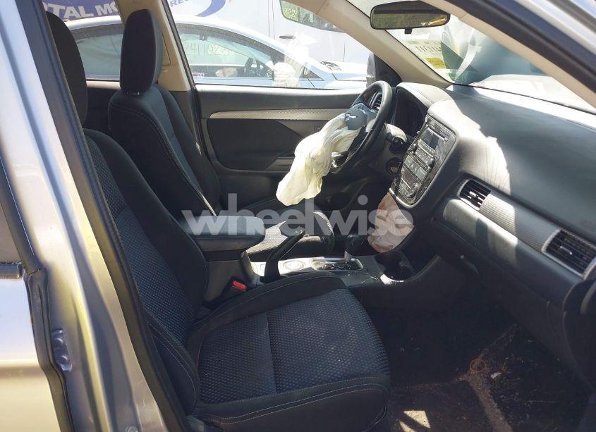 Photo 5 of 2016 Mitsubishi Outlander ES (VIN JA4AZ3A31GZ042942)