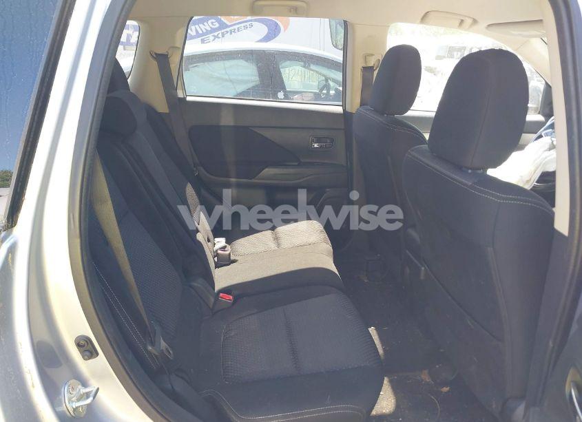 Photo 8 of 2016 Mitsubishi Outlander ES (VIN JA4AZ3A31GZ042942)