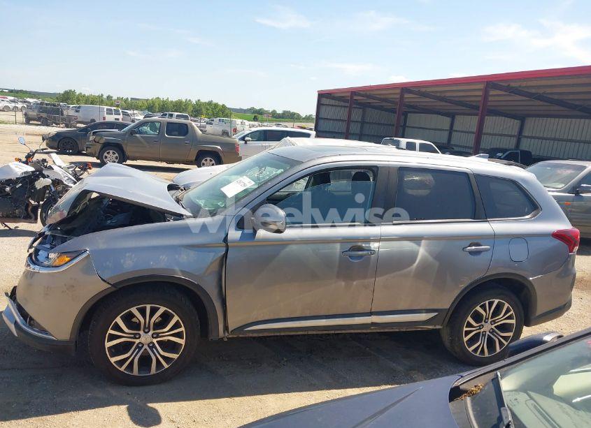 Photo 14 of 2017 Mitsubishi Outlander SE/SEL (VIN JA4AZ3A31HZ019937)