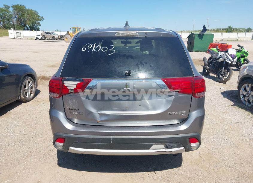 Photo 16 of 2017 Mitsubishi Outlander SE/SEL (VIN JA4AZ3A31HZ019937)