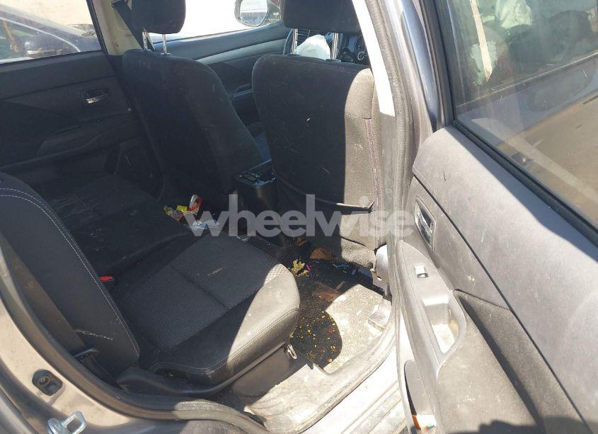 Photo 8 of 2017 Mitsubishi Outlander SE/SEL (VIN JA4AZ3A31HZ019937)