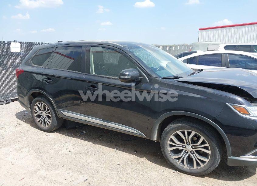 Photo 13 of 2017 Mitsubishi Outlander SE (VIN JA4AZ3A31HZ021509)