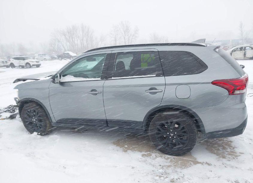 Photo 15 of 2018 Mitsubishi Outlander LE (VIN JA4AZ3A31JZ021760)