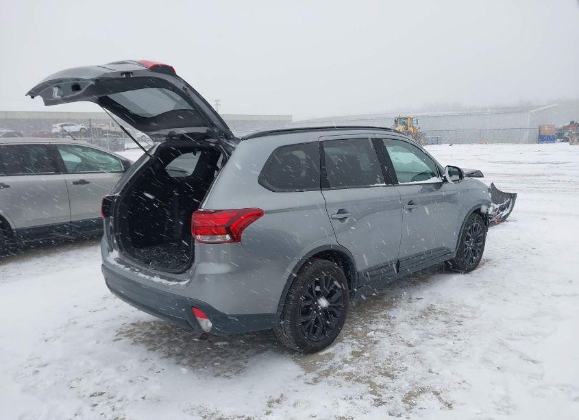Photo 4 of 2018 Mitsubishi Outlander LE (VIN JA4AZ3A31JZ021760)