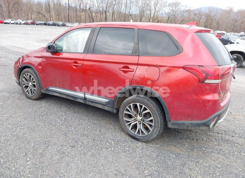 Photo 3 of 2018 Mitsubishi Outlander ES (VIN JA4AZ3A31JZ062521)