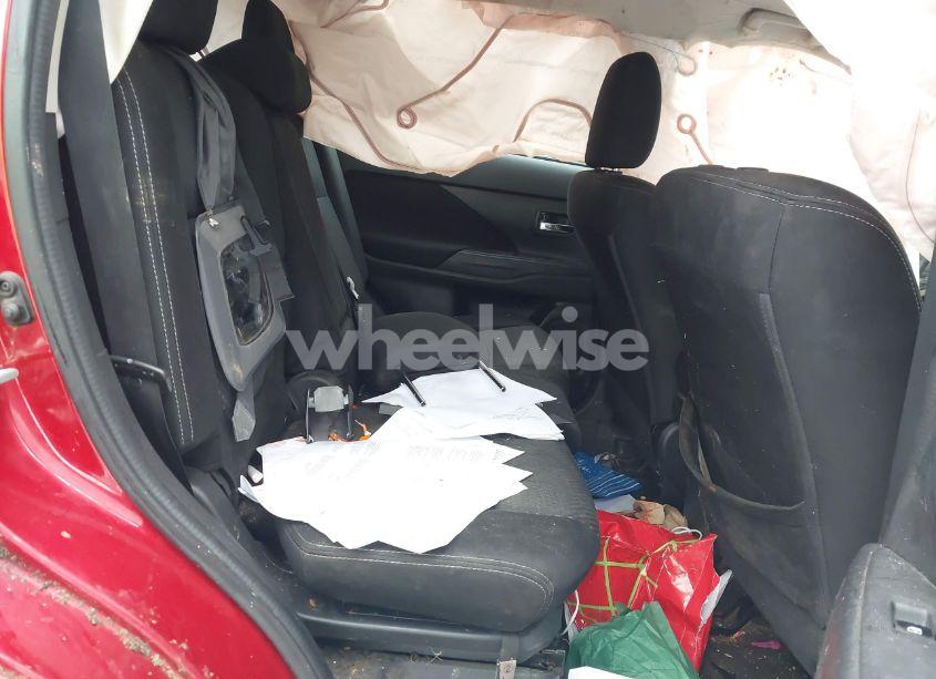 Photo 8 of 2018 Mitsubishi Outlander ES (VIN JA4AZ3A31JZ062521)