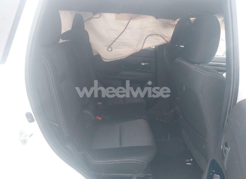 Photo 8 of 2018 Mitsubishi Outlander LE (VIN JA4AZ3A31JZ063894)