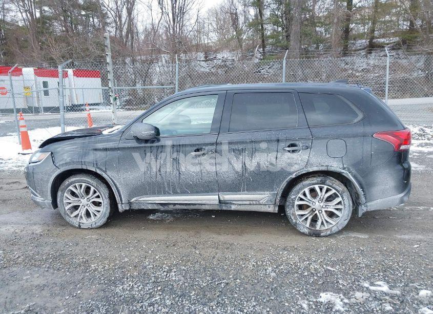 Photo 14 of 2018 Mitsubishi Outlander ES/LE/SE/SEL (VIN JA4AZ3A31JZ071302)