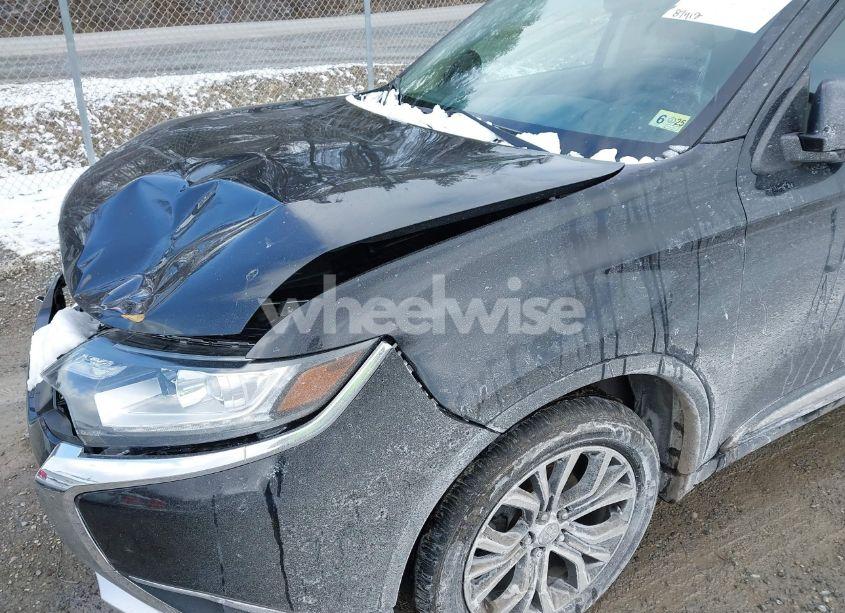 Photo 18 of 2018 Mitsubishi Outlander ES/LE/SE/SEL (VIN JA4AZ3A31JZ071302)